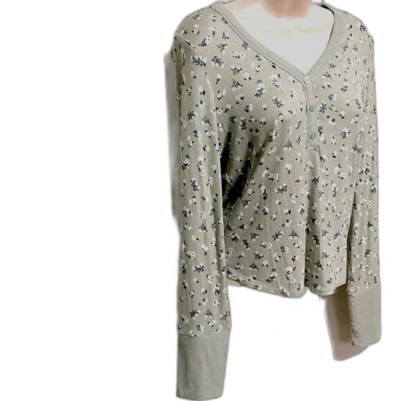 HIPPIE ROSE Juniors' Long-Sleeve Henley Floral T-Shirt Green Medium - Picture 4 of 13